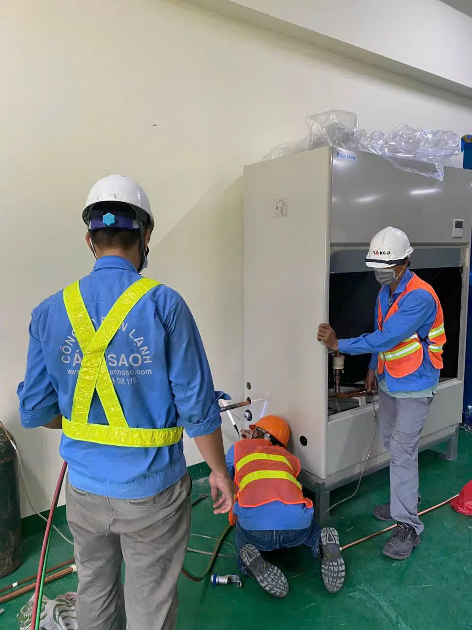 Cung cấp - Thi công trọn gói giá rẻ máy lạnh tủ đứng Daikin FVGR10PV1/RCN100HY18 (10HP)